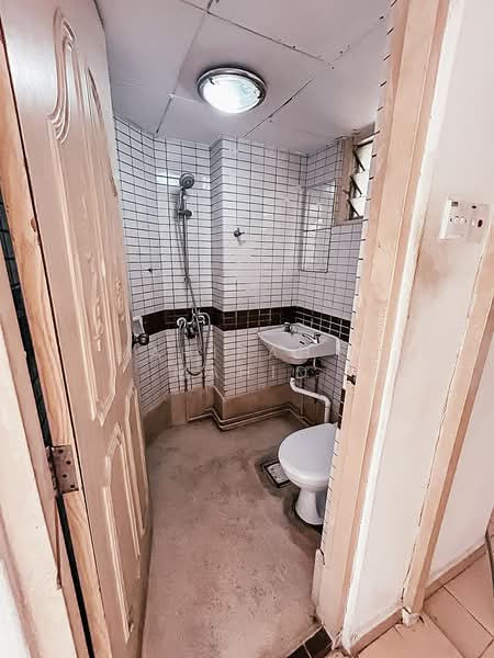 Pine Grove, 1N Pine Grove, 2 Bedrooms, 1,324 sqft, Condominium For Rent, by Mahirah A Mahid, 500107607 - Bathroom - PropertyGuru.com.sg