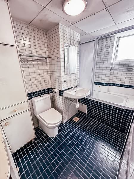 Pine Grove, 1N Pine Grove, 2 Bedrooms, 1,324 sqft, Condominium For Rent, by Mahirah A Mahid, 500107607 - Bathroom - PropertyGuru.com.sg