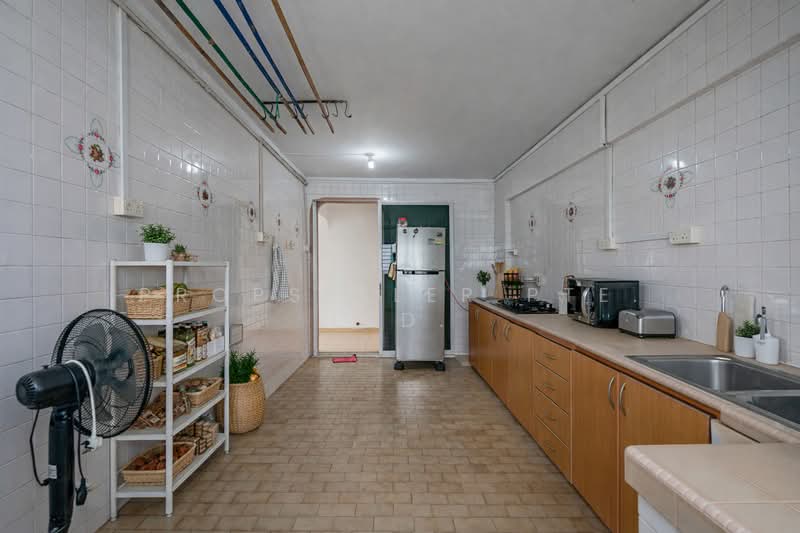 511 Jurong West Street 52, 511 Jurong West Street 52, 3 Bedrooms, 1,109 sqft, HDB Flat For Sale, by Gina Tow, 500107619 - Kitchen - PropertyGuru.com.sg