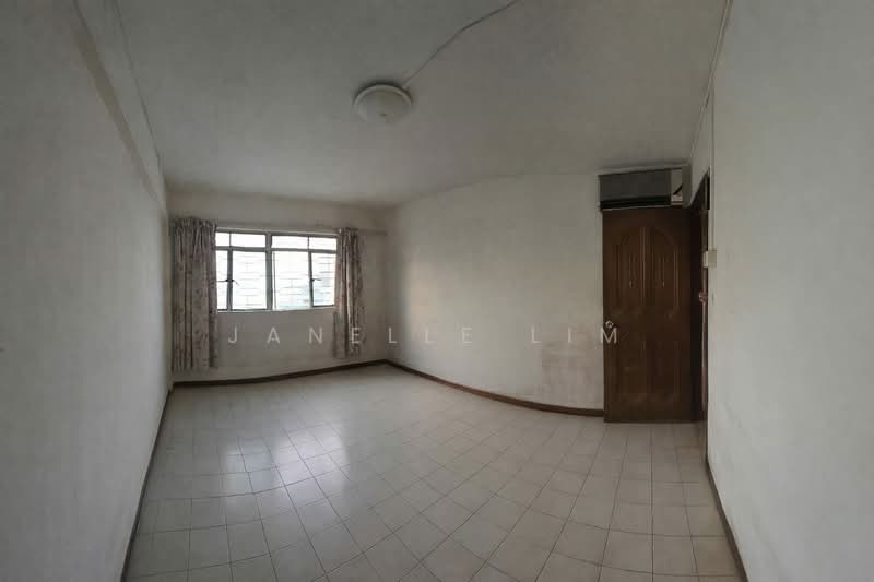 545 Ang Mo Kio Avenue 10, 545 Ang Mo Kio Avenue 10, 3 Bedrooms, 1,270 sqft, HDB Flat For Sale, by Janelle Lim, 500107630 - Living Room - PropertyGuru.com.sg