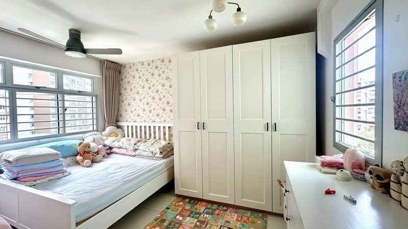 453B Bukit Batok West Avenue 6, 453B Bukit Batok West Avenue 6, 3 Bedrooms, 1,238 sqft, HDB Flat For Sale, by Angela Wang, 500107637 - Bedroom - PropertyGuru.com.sg