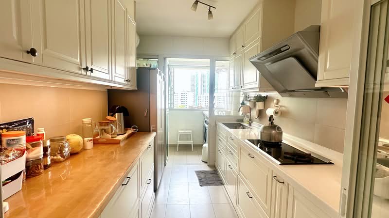 453B Bukit Batok West Avenue 6, 453B Bukit Batok West Avenue 6, 3 Bedrooms, 1,238 sqft, HDB Flat For Sale, by Angela Wang, 500107637 - Kitchen - PropertyGuru.com.sg
