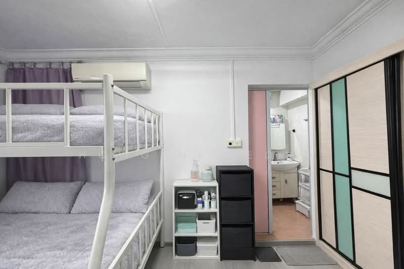 617 Jurong West Street 65, 617 Jurong West Street 65, 3 Bedrooms, 915 sqft, HDB Flat For Sale, by Howgene Leong, 500107652 - Bedroom - PropertyGuru.com.sg