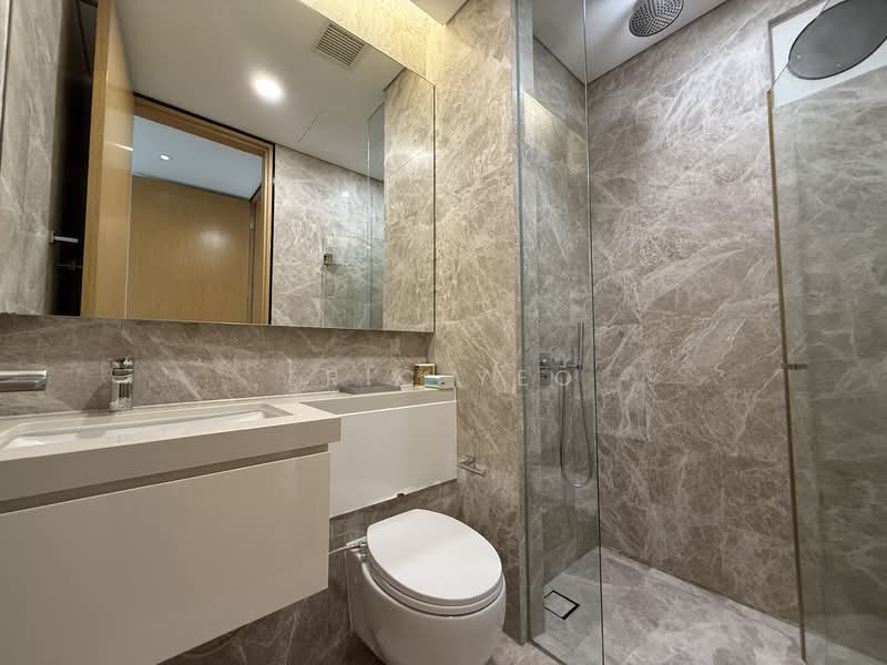 The Laurels @ Cairnhill Road, 38 Cairnhill Road, 2 Bedrooms, 883 sqft, Condominium For Sale, by Eric Yeo, 500107660 - Bathroom - PropertyGuru.com.sg