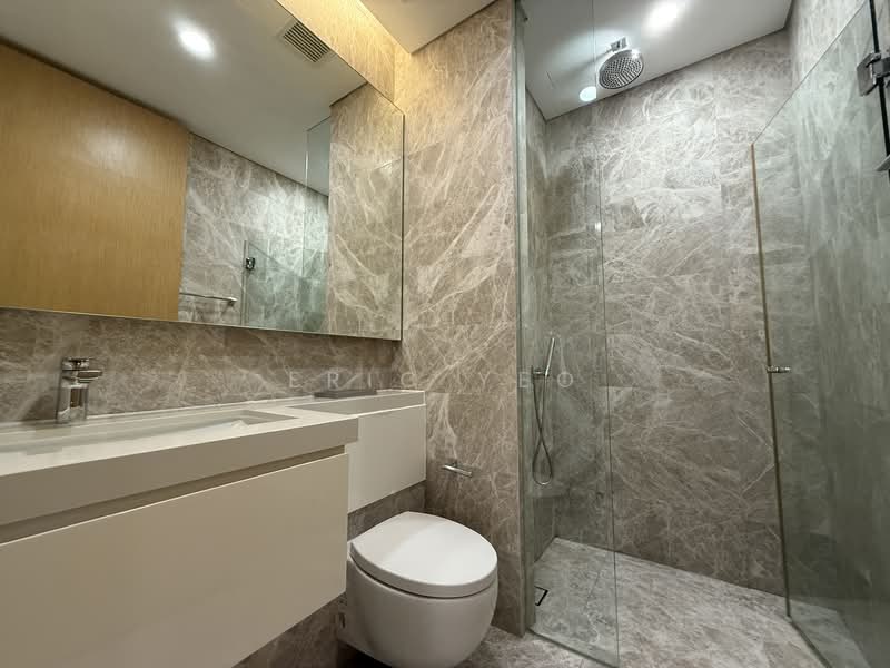 The Laurels @ Cairnhill Road, 38 Cairnhill Road, 2 Bedrooms, 883 sqft, Condominium For Sale, by Eric Yeo, 500107660 - Bathroom - PropertyGuru.com.sg