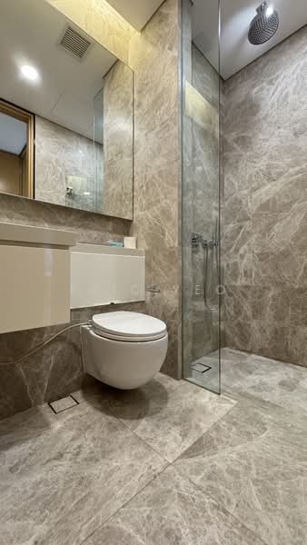 The Laurels @ Cairnhill Road, 38 Cairnhill Road, 2 Bedrooms, 883 sqft, Condominium For Sale, by Eric Yeo, 500107660 - Bathroom - PropertyGuru.com.sg