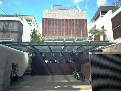 For Rent - Tudor Close