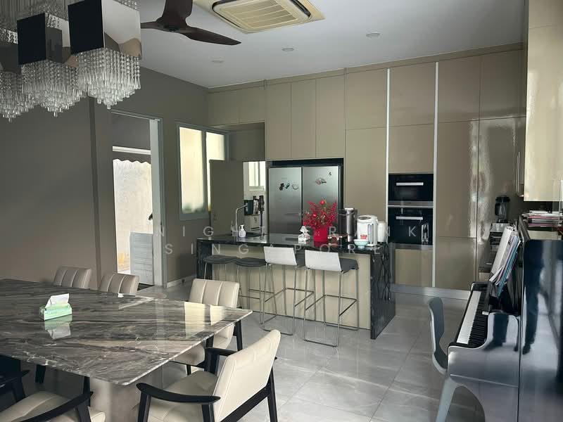 Tudor Close, Tudor Close, 5 Bedrooms, 6,800 sqft, Detached House For Rent, by ELAINE CHIA, 500107662 - Kitchen - PropertyGuru.com.sg