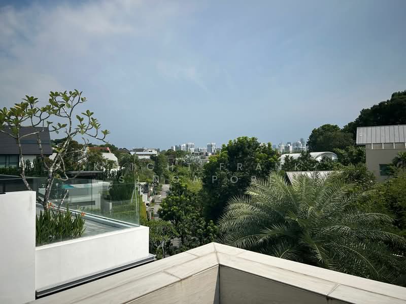 Tudor Close, Tudor Close, 5 Bedrooms, 6,800 sqft, Detached House For Rent, by ELAINE CHIA, 500107662 - Exterior - PropertyGuru.com.sg