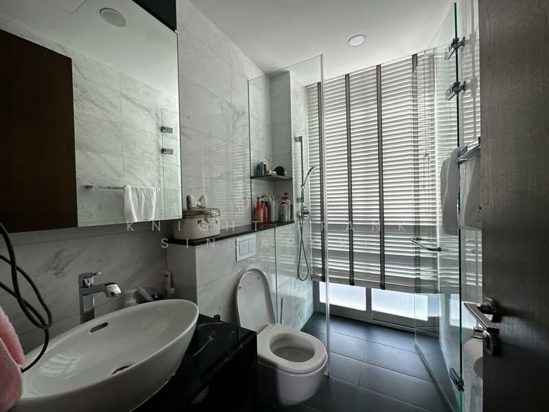 Tudor Close, Tudor Close, 5 Bedrooms, 6,800 sqft, Detached House For Rent, by ELAINE CHIA, 500107662 - Bathroom - PropertyGuru.com.sg