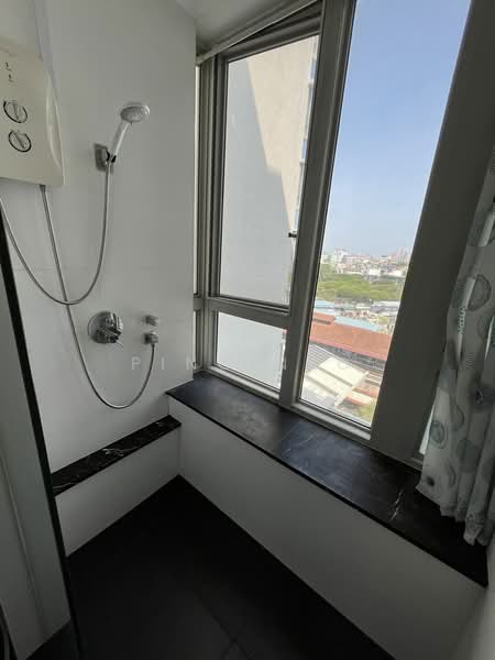 The Centris, 65 Jurong West Central 3, Room Rental, 250 sqft, Apartment For Rent, by Ping Neo, 500107672 - Bathroom - PropertyGuru.com.sg