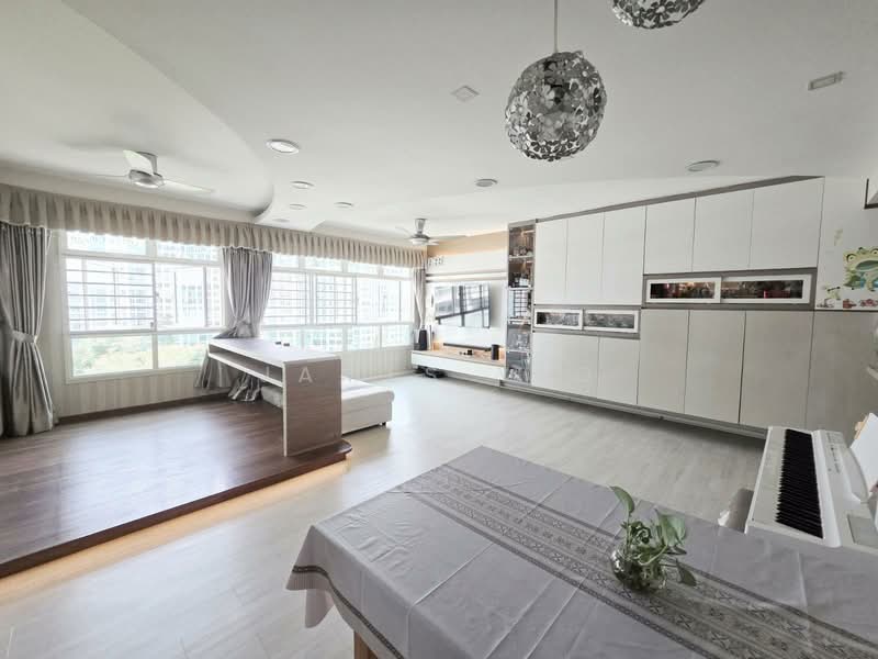 664B Punggol Drive, 664B Punggol Drive, 3 Bedrooms, 1,184 sqft, HDB Flat For Sale, by James Yeo, 500107680 - Living Room - PropertyGuru.com.sg