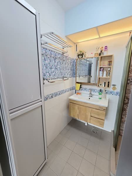 664B Punggol Drive, 664B Punggol Drive, 3 Bedrooms, 1,184 sqft, HDB Flat For Sale, by James Yeo, 500107680 - Bathroom - PropertyGuru.com.sg