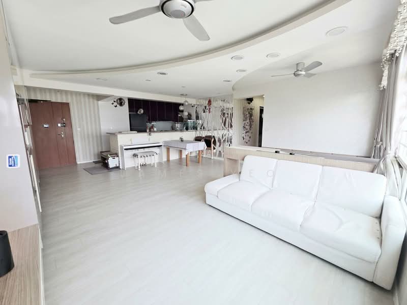 664B Punggol Drive, 664B Punggol Drive, 3 Bedrooms, 1,184 sqft, HDB Flat For Sale, by James Yeo, 500107680 - Living Room - PropertyGuru.com.sg