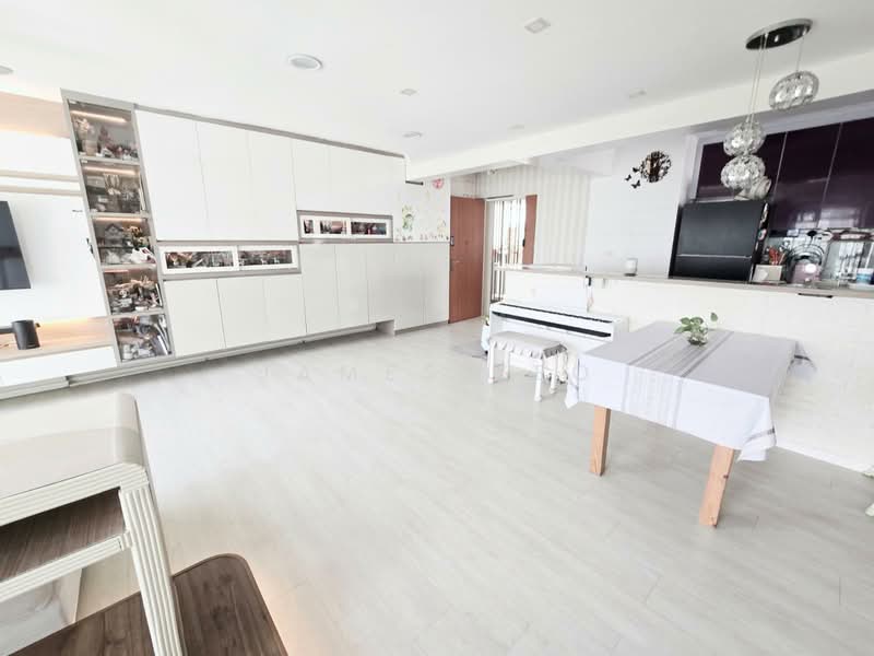 664B Punggol Drive, 664B Punggol Drive, 3 Bedrooms, 1,184 sqft, HDB Flat For Sale, by James Yeo, 500107680 - Living Room - PropertyGuru.com.sg