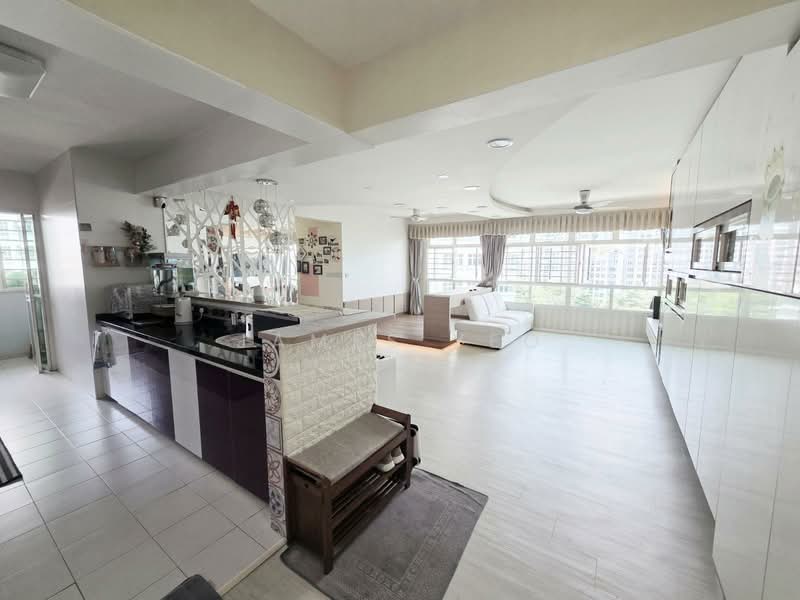 664B Punggol Drive, 664B Punggol Drive, 3 Bedrooms, 1,184 sqft, HDB Flat For Sale, by James Yeo, 500107680 - Living Room - PropertyGuru.com.sg