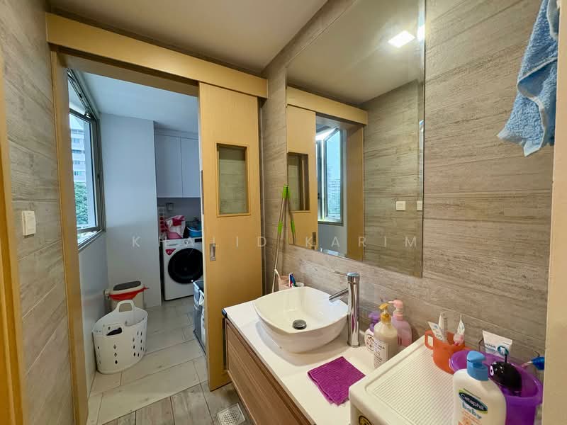 Sea Horizon, 1 Pasir Ris Rise, 3 Bedrooms, 1,163 sqft, Executive Condominium For Rent, by Khalid Karim, 500107688 - Bathroom - PropertyGuru.com.sg