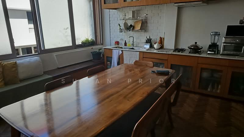 Tiong Bahru Unique Woody Interior Delight, Tiong Bahru, Yong Siak Street, 2 Bedrooms, 1,075 sqft, Conservation House For Rent, by Susan Prior, 500107690 - Kitchen - PropertyGuru.com.sg