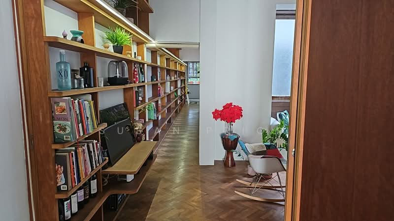 Tiong Bahru Unique Woody Interior Delight, Tiong Bahru, Yong Siak Street, 2 Bedrooms, 1,075 sqft, Conservation House For Rent, by Susan Prior, 500107690 - PropertyGuru.com.sg