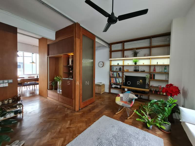 Tiong Bahru Unique Woody Interior Delight, Tiong Bahru, Yong Siak Street, 2 Bedrooms, 1,075 sqft, Conservation House For Rent, by Susan Prior, 500107690 - PropertyGuru.com.sg