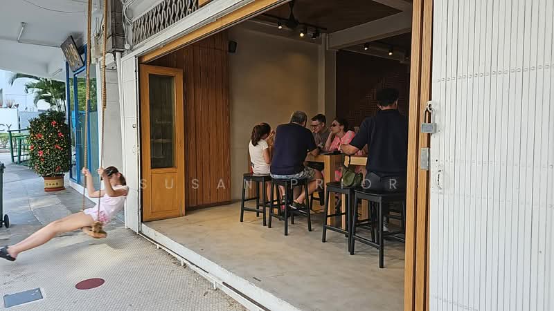 Tiong Bahru Unique Woody Interior Delight, Tiong Bahru, Yong Siak Street, 2 Bedrooms, 1,075 sqft, Conservation House For Rent, by Susan Prior, 500107690 - PropertyGuru.com.sg