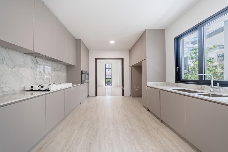 Beautiful Brand New Detached House at Grove Drive, , 5 Bedrooms, 12,110 sqft, Detached House For Sale, by James Wong, 500107691 - Kitchen - PropertyGuru.com.sg