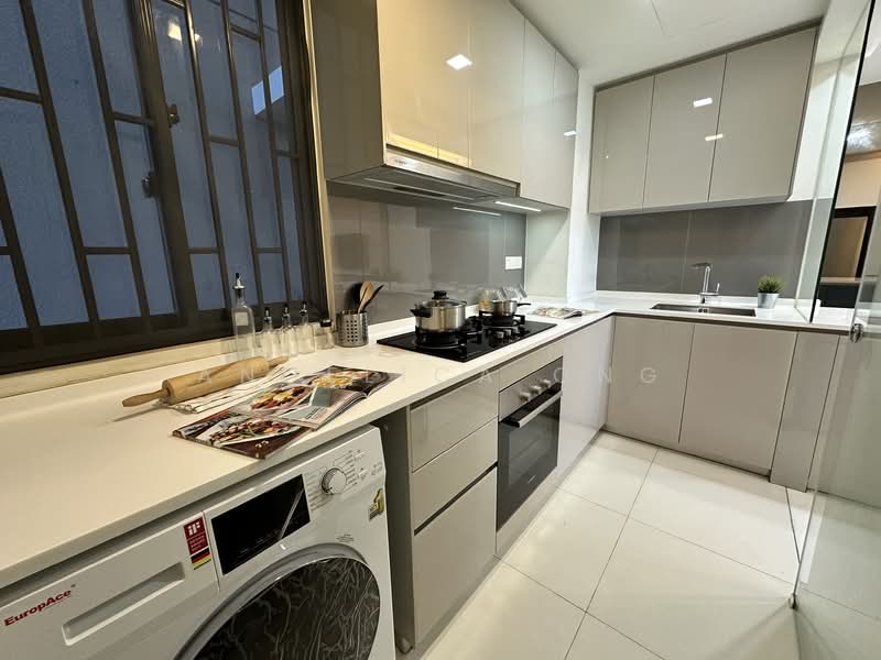 Lake Grande, 6 Jurong Lake Link, 5 Bedrooms, 1,485 sqft, Condominium For Sale, by Angelica Ong, 500107694 - Kitchen - PropertyGuru.com.sg