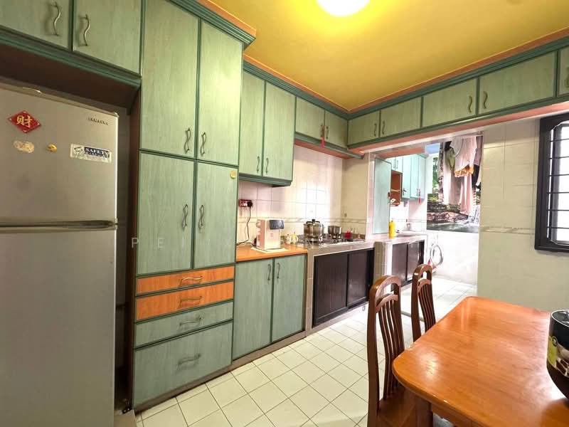 670A Choa Chu Kang Crescent, 670A Choa Chu Kang Crescent, 3 Bedrooms, 1,119 sqft, HDB Flat For Sale, by Pei Xuan Goh, 500107713 - Kitchen - PropertyGuru.com.sg