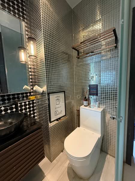 Boathouse Residences, 23 Upper Serangoon View, 2 Bedrooms, 732 sqft, Condominium For Sale, by Wayne Joseph Ong 王伟洋, 500107735 - Bathroom - PropertyGuru.com.sg