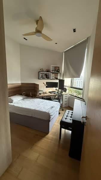 The Crest, 101 Prince Charles Crescent, 3 Bedrooms, 1,324 sqft, Condominium For Sale, by Clarissa Choh, 500107741 - Bedroom - PropertyGuru.com.sg