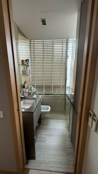 The Crest, 101 Prince Charles Crescent, 3 Bedrooms, 1,324 sqft, Condominium For Sale, by Clarissa Choh, 500107741 - Bathroom - PropertyGuru.com.sg