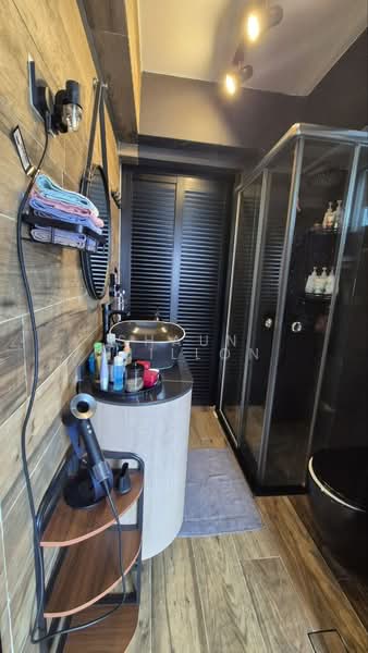 986A Buangkok Crescent, 986A Buangkok Crescent, 1 Bedroom, 506 sqft, HDB Flat For Sale, by Shaun Dhillon, 500107744 - Bathroom - PropertyGuru.com.sg