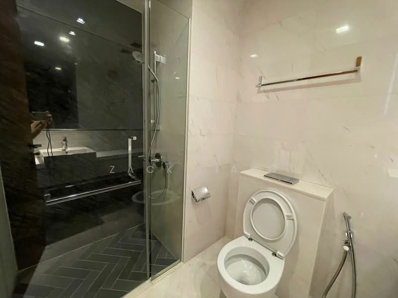 Altez, 16 Enggor Street, 2 Bedrooms, 1,109 sqft, Condominium For Sale, by Zack Liang, 500107759 - Bathroom - PropertyGuru.com.sg
