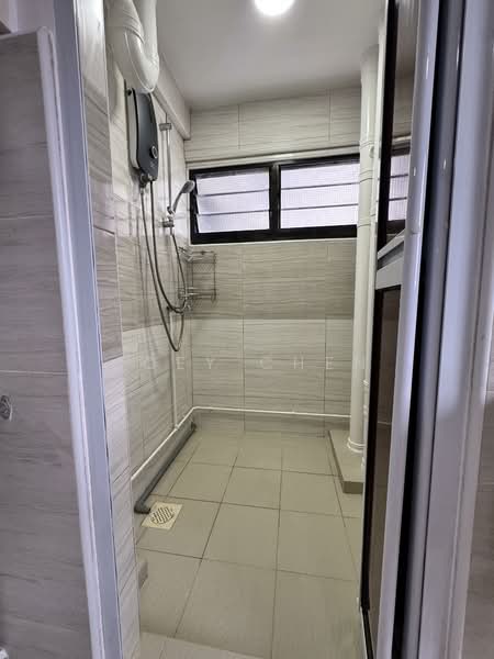 3 Lorong 7 Toa Payoh, 3 Lorong 7 Toa Payoh, 3 Bedrooms, 731 sqft, HDB Flat For Rent, by Joey Chen, 500107762 - Bathroom - PropertyGuru.com.sg