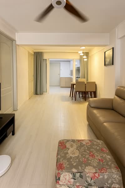 206 Toa Payoh North, 206 Toa Payoh North, 2 Bedrooms, 700 sqft, HDB Flat For Sale, by Pierce Goh, 500107772 - Living Room - PropertyGuru.com.sg