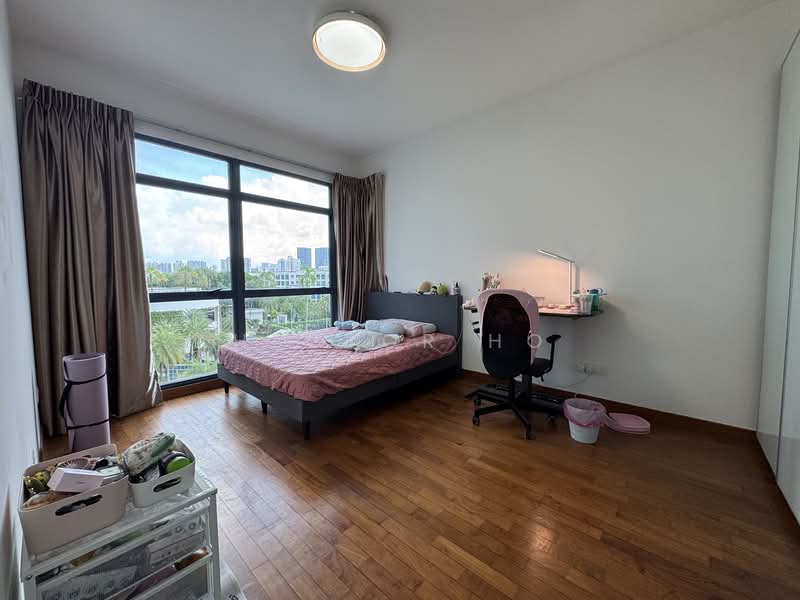 Blue Horizon, 21 West Coast Crescent, 3 Bedrooms, 1,152 sqft, Condominium For Rent, by Hector Ho, 500107785 - Master Bedroom (upon entering) - PropertyGuru.com.sg