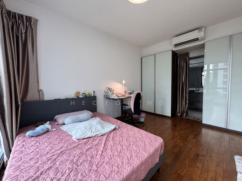 Blue Horizon, 21 West Coast Crescent, 3 Bedrooms, 1,152 sqft, Condominium For Rent, by Hector Ho, 500107785 - Master Bedroom (diagonal view) - PropertyGuru.com.sg