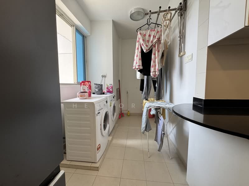 Blue Horizon, 21 West Coast Crescent, 3 Bedrooms, 1,152 sqft, Condominium For Rent, by Hector Ho, 500107785 - Service yard - PropertyGuru.com.sg