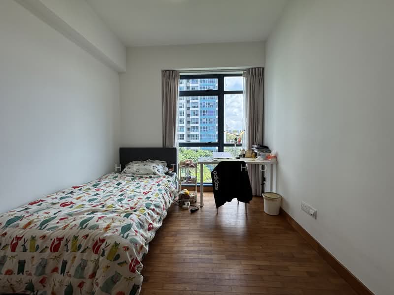 Blue Horizon, 21 West Coast Crescent, 3 Bedrooms, 1,152 sqft, Condominium For Rent, by Hector Ho, 500107785 - Common Bedroom 1 (upon entering) - PropertyGuru.com.sg