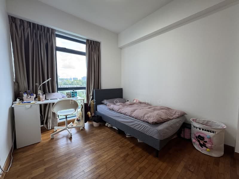 Blue Horizon, 21 West Coast Crescent, 3 Bedrooms, 1,152 sqft, Condominium For Rent, by Hector Ho, 500107785 - Common Bedroom 2 (diagonal view) - PropertyGuru.com.sg