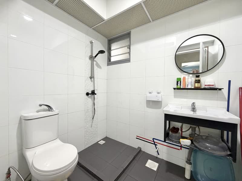 377A Hougang Street 32, 377A Hougang Street 32, 3 Bedrooms, 1,228 sqft, HDB Flat For Sale, by Chan Xi, 500107786 - Bathroom - PropertyGuru.com.sg