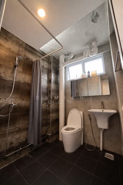 898A Tampines Street 81, 898A Tampines Street 81, 4 Bedrooms, 1,367 sqft, HDB Flat For Sale, by Damien Goh, 500107790 - Bathroom - PropertyGuru.com.sg