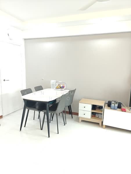 180A Boon Lay Drive, 180A Boon Lay Drive, 1 Bedroom, 506 sqft, HDB Flat For Sale, by Ann Lim Lay Hoon, 500107791 - Dining Room - PropertyGuru.com.sg