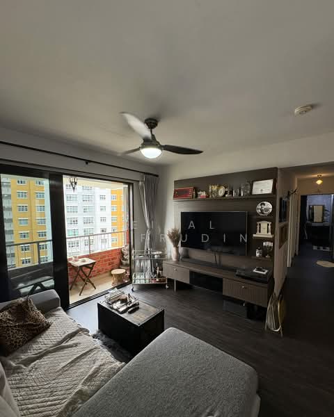 116A Canberra Crescent, 116A Canberra Crescent, 3 Bedrooms, 1,022 sqft, HDB Flat For Sale, by Heikal Shafrudin, 500107793 - Living Room - PropertyGuru.com.sg