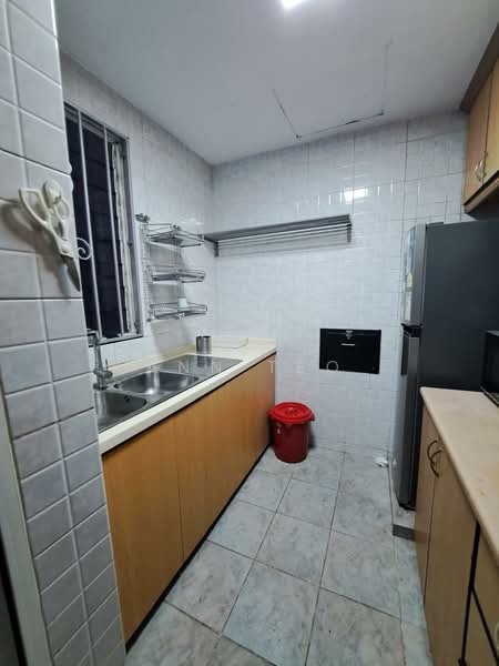 Langston Ville, 15 Kim Yam Road, 3 Bedrooms, 936 sqft, Apartment For Sale, by Ann Teo, 500107794 - Kitchen - PropertyGuru.com.sg