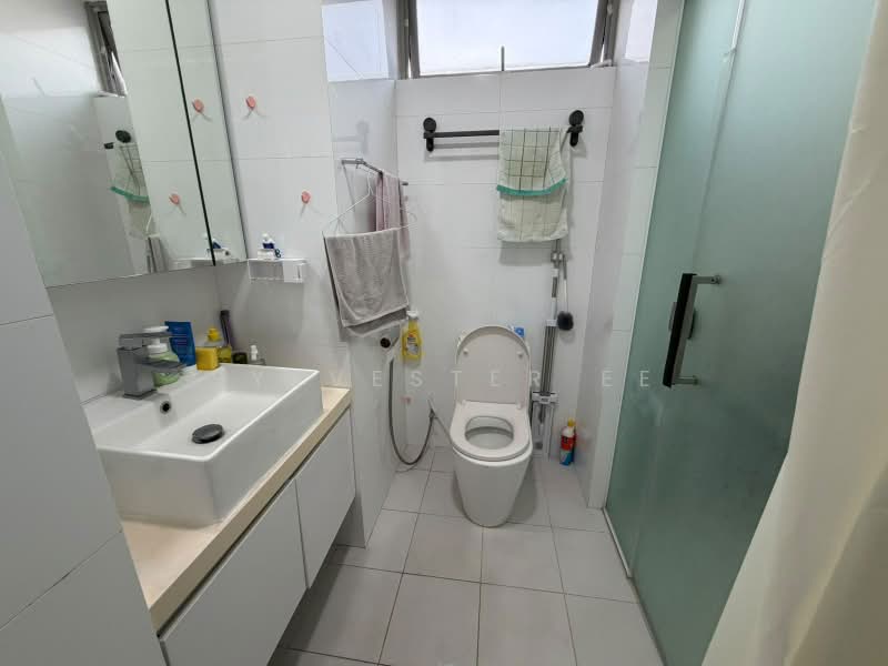 #1 Loft, 1 Lorong 24 Geylang, Eunos / Geylang / Paya Lebar, Room Rental, 200 sqft, Apartment For Rent, by Sylvester Ee, 500107795 - Bathroom - PropertyGuru.com.sg