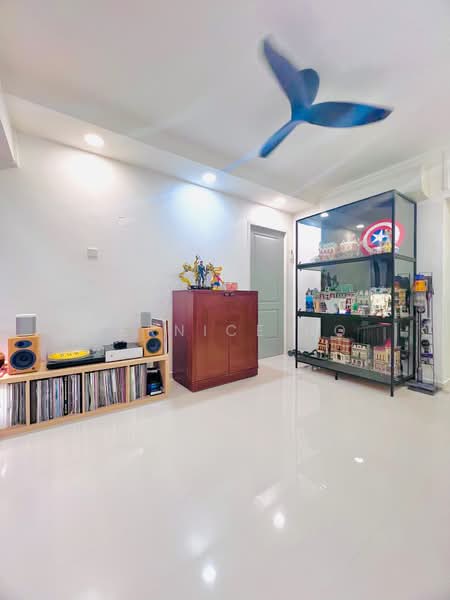 297A Compassvale Street, 297A Compassvale Street, 4 Bedrooms, 1,442 sqft, HDB Flat For Sale, by Bernice Ho, 500107807 - Living Room - PropertyGuru.com.sg