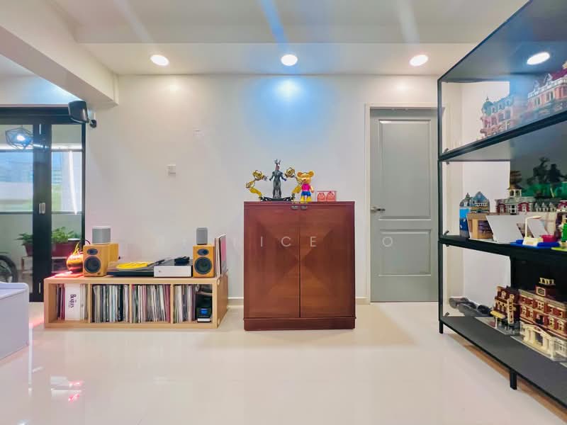 297A Compassvale Street, 297A Compassvale Street, 4 Bedrooms, 1,442 sqft, HDB Flat For Sale, by Bernice Ho, 500107807 - Living Room - PropertyGuru.com.sg