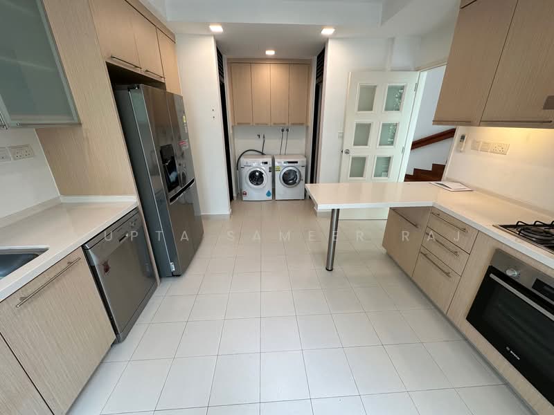 Brentwood Villas, Lloyd Road Singapore, 4 Bedrooms, 2,242 sqft, Cluster House For Rent, by Gupta Sameer Raj, 500107825 - Kitchen - PropertyGuru.com.sg