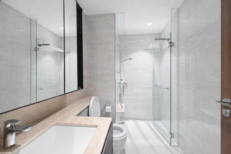 Fourth Avenue Residences, 2 Fourth Avenue, 4 Bedrooms, 1,486 sqft, Condominium For Rent, by Regan Lim 林鉦桀, 500107826 - Bathroom - PropertyGuru.com.sg